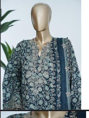 Embroidered Teal Floral Kurta with Scalloped Neckline